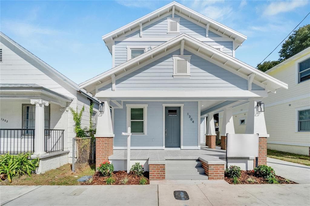1304 E COLUMBUS DRIVE