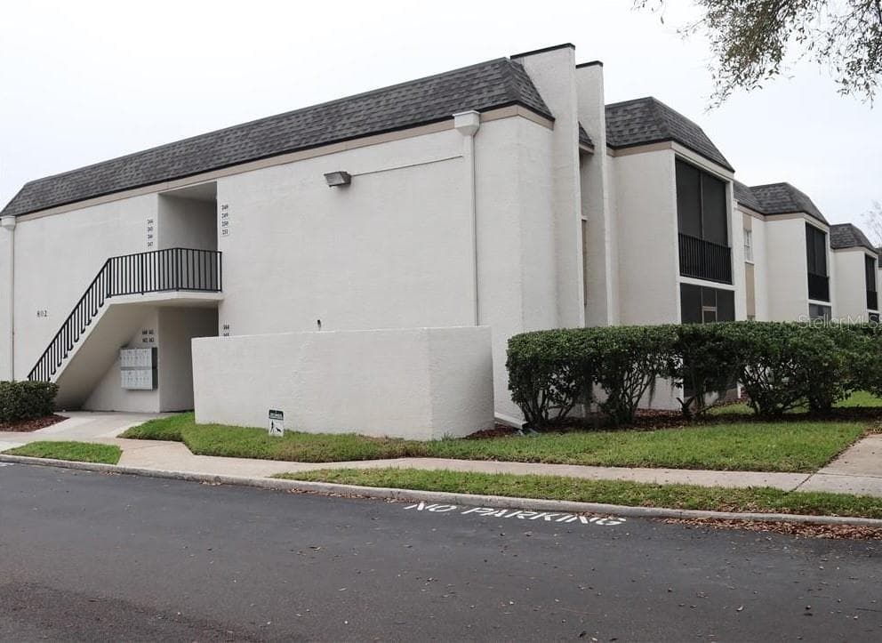 802 OAKGROVE DR UNIT 145 BRANDON, FL 33510