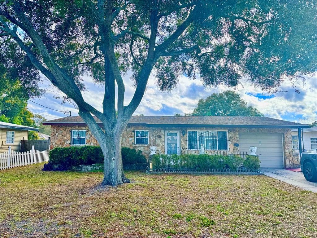 4712 W IOWA AVENUE TAMPA, FL 33616