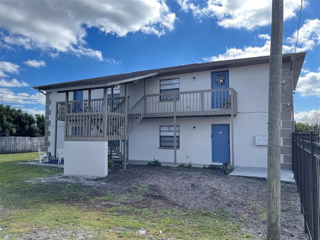 6821 N MANHATTAN AVENUE UNIT B4 TAMPA, FL 33614
