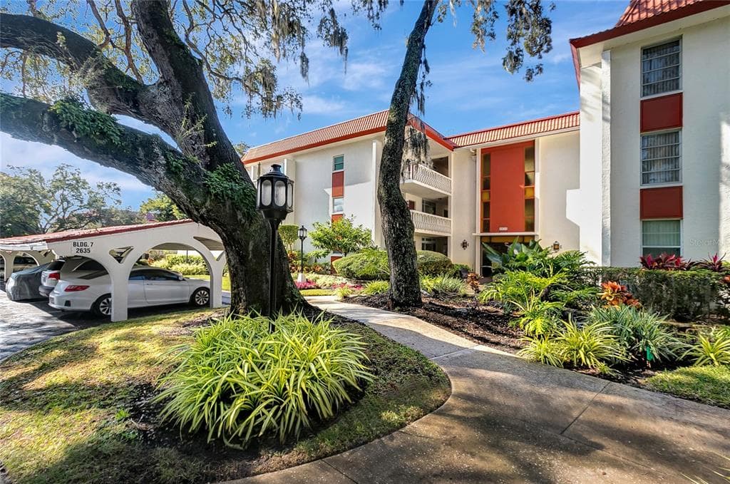 2635 SEVILLE BOULEVARD UNIT 305 CLEARWATER, FL 33764