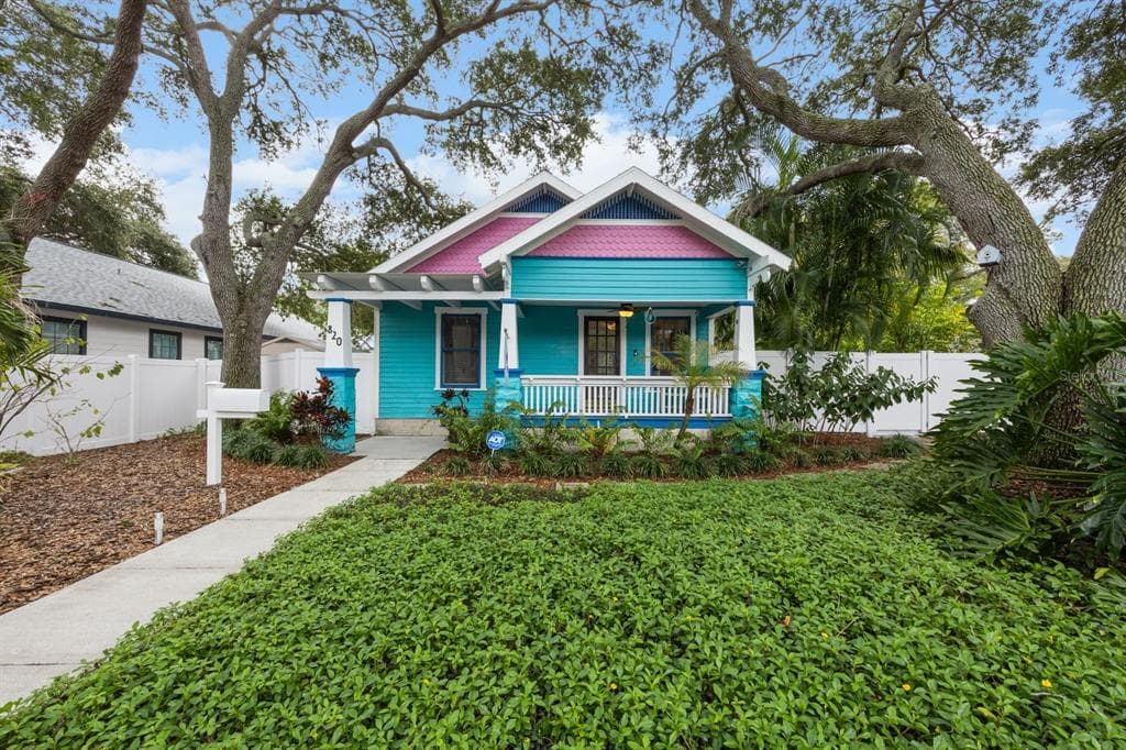 820 9TH AVENUE S ST PETERSBURG, FL 33701