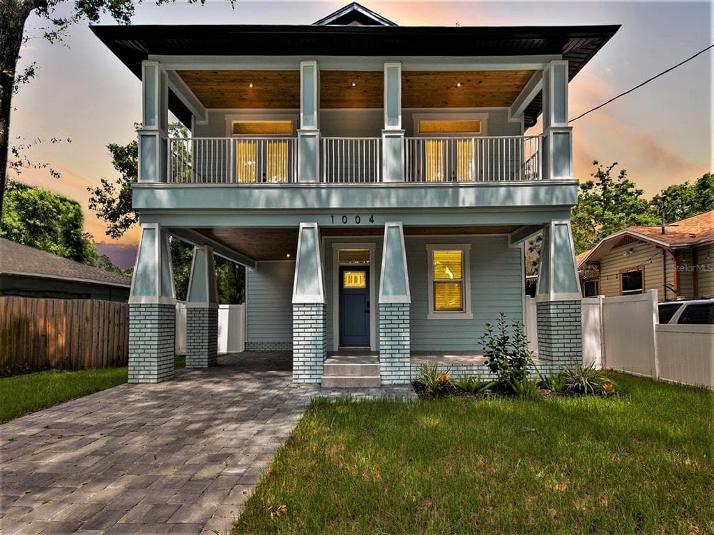 1004 E EMMA STREET