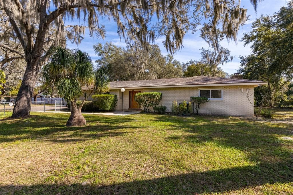8404 ALAFIA RIDGE ROAD