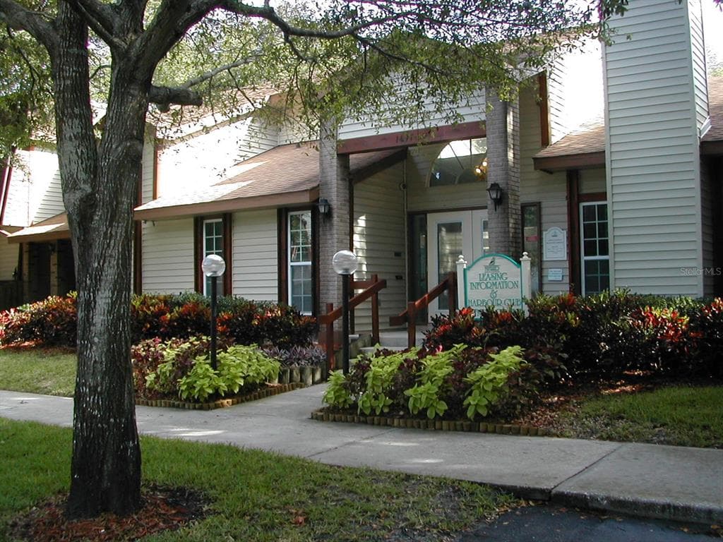 1610 NANTUCKET COURT UNIT 1502 PALM HARBOR, FL 34683
