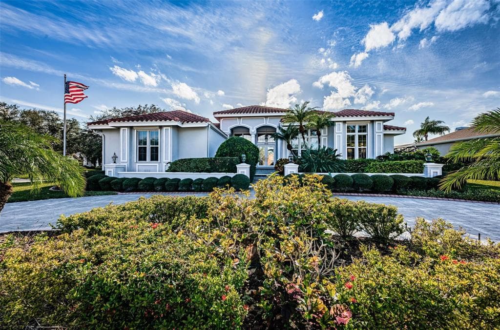 5902 PELICAN BAY PLAZA S