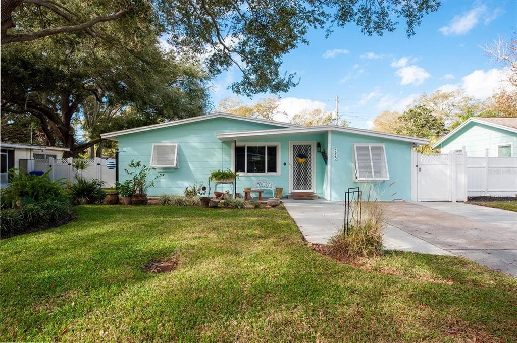 5220 71ST WAY N ST PETERSBURG, FL 33709