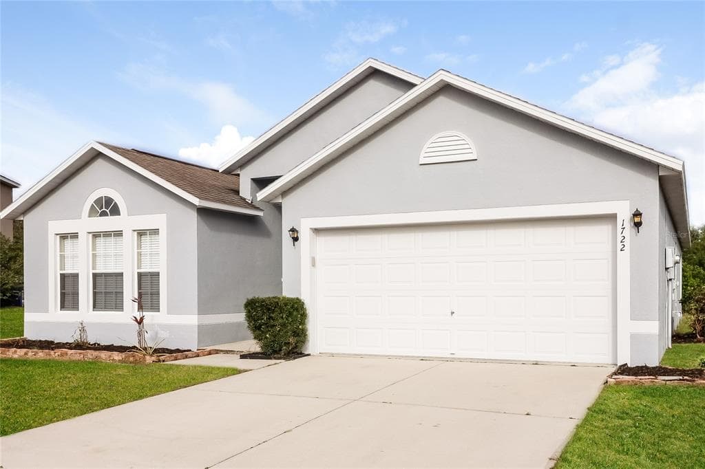 1722 EAGLE PINES CIRCLE EAGLE LAKE, FL 33839