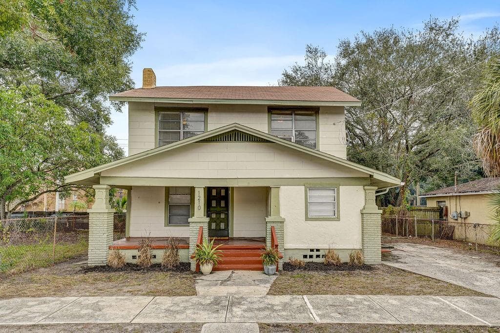 1210 HOLMES AVENUE TAMPA, FL 33605