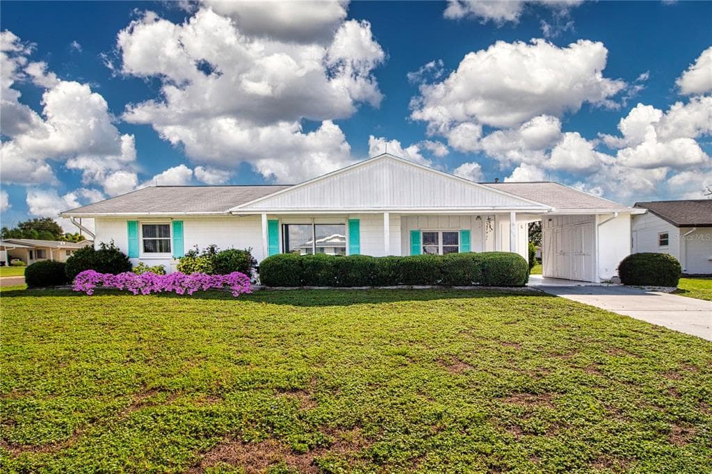 1205 HARKNESS WAY SUN CITY CENTER, FL 33573