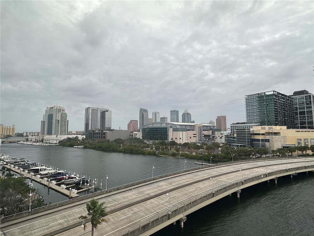 600 GARRISON COVE LANE UNIT 7 TAMPA, FL 33602