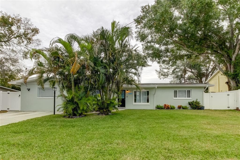 339 SHORE DRIVE E OLDSMAR, FL 34677