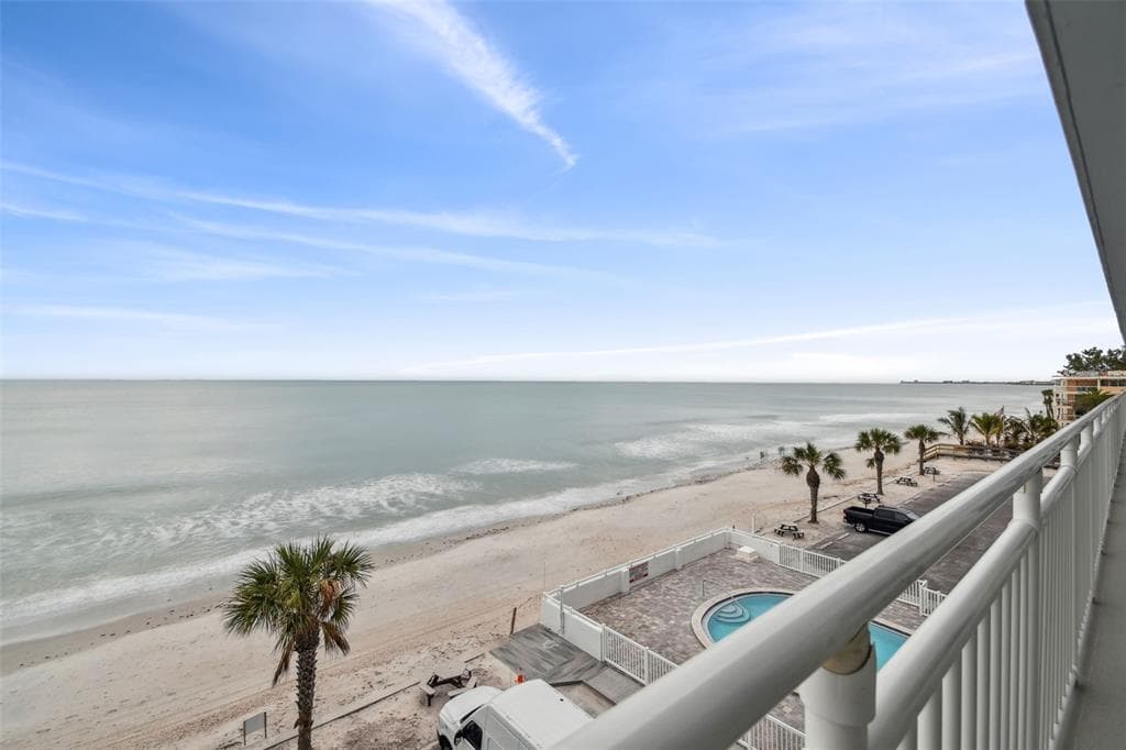 8470 W GULF BOULEVARD UNIT 412 TREASURE ISLAND, FL 33706