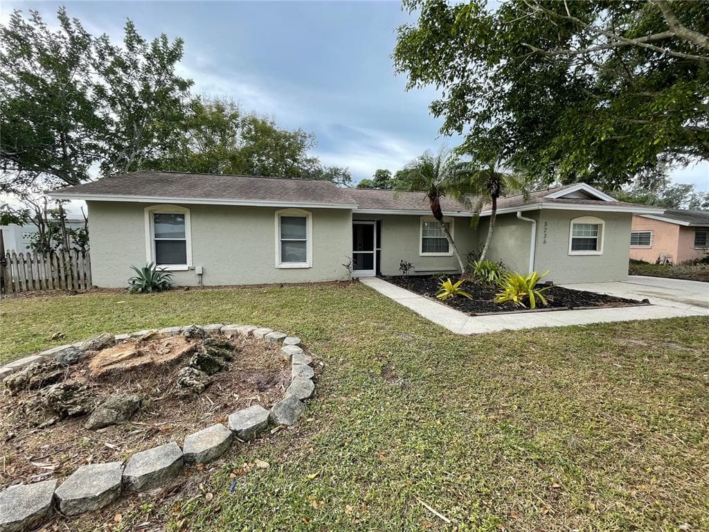 3236 KINGSWOOD DRIVE SARASOTA, FL 34232