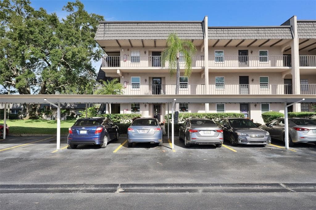 207 CORDOVA GREEN UNIT 207 SEMINOLE, FL 33777