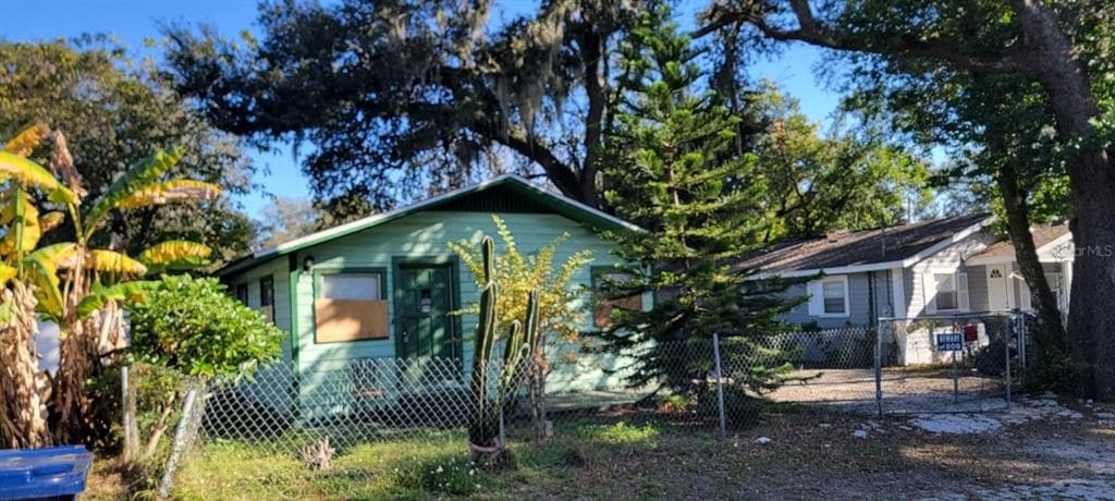 8305 N 11TH STREET TAMPA, FL 33604
