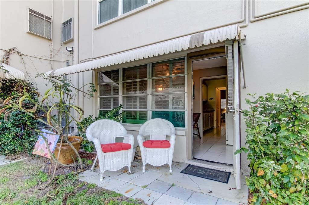 5530 80TH STREET N UNIT B101 ST PETERSBURG, FL 33709