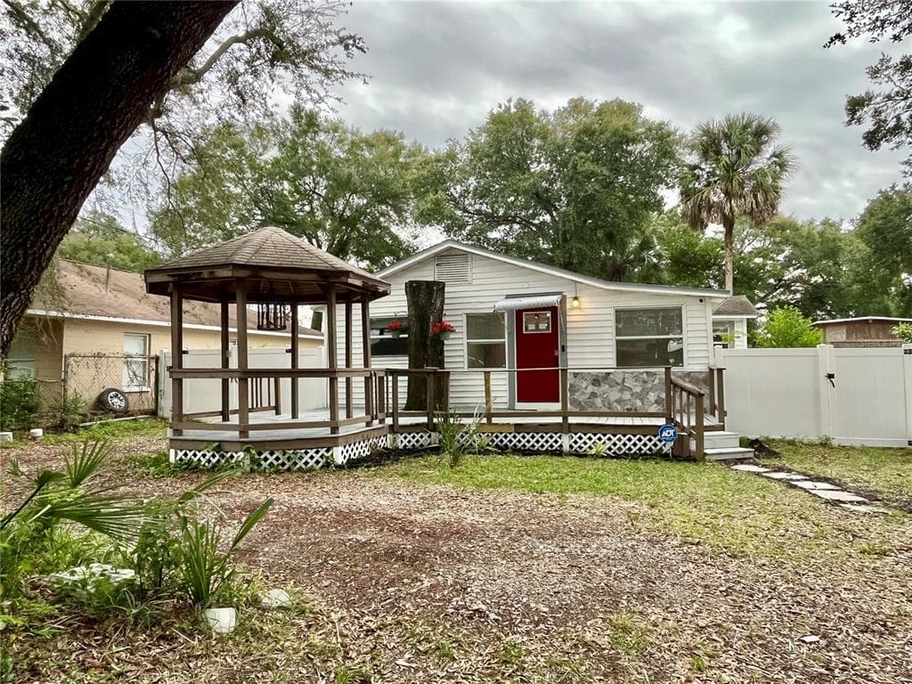 3005 E SHADOWLAWN AVENUE TAMPA, FL 33610