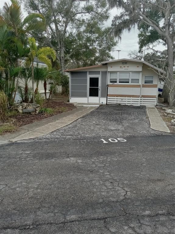 3300 26TH AVENUE E UNIT 105 BRADENTON, FL 34208