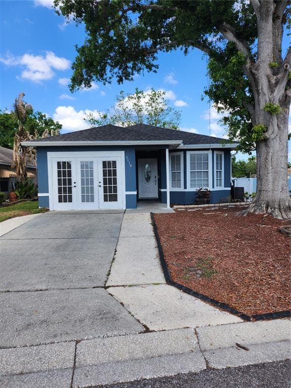 2114 WINDWARD PASS LAKELAND, FL 33813