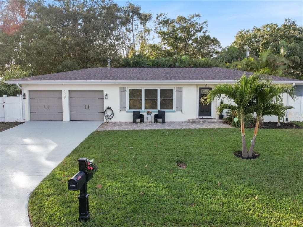 1372 S BETTY LANE CLEARWATER, FL 33756