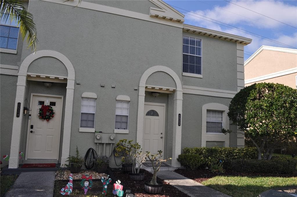 1522 CHATEAUX DE VILLE COURT CLEARWATER, FL 33764