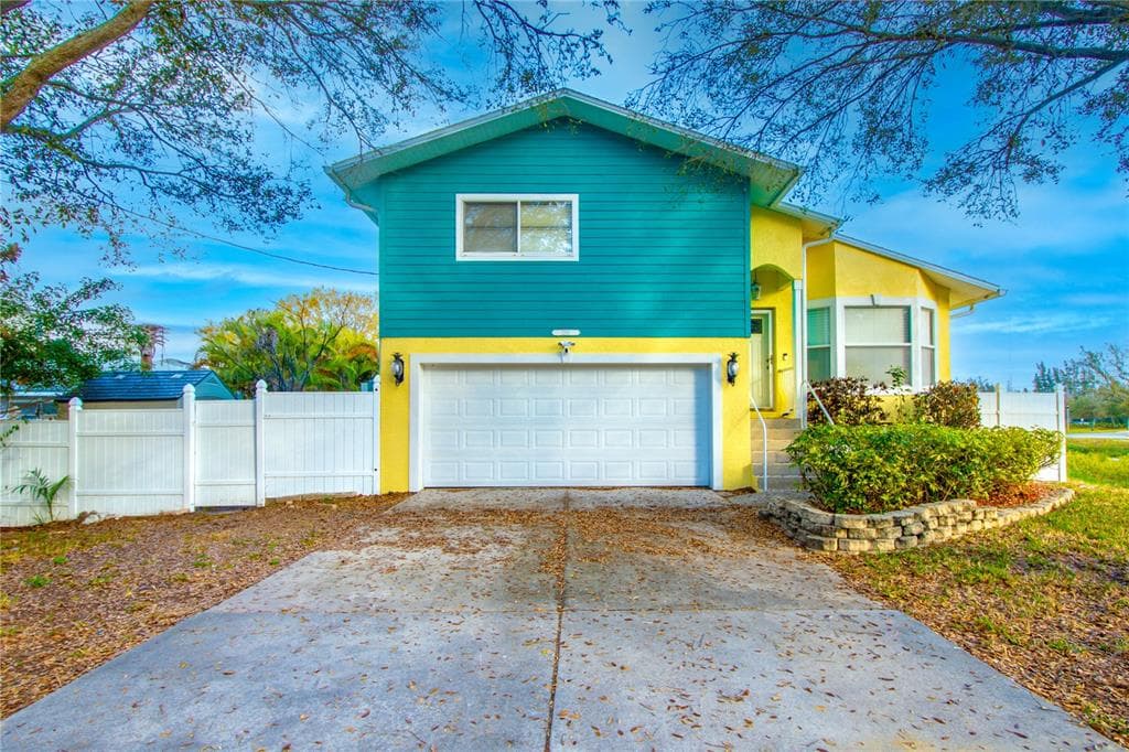 1261 PLAZA COMERCIO NE ST PETERSBURG, FL 33702