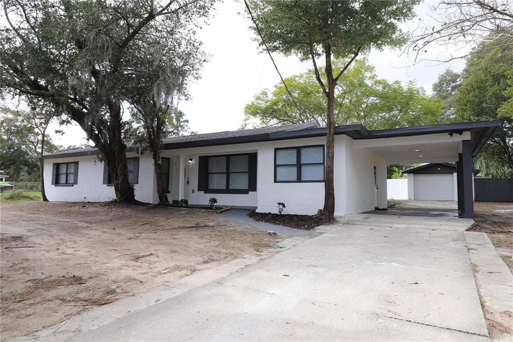 1310 LAKEWOOD DRIVE BRANDON, FL 33510