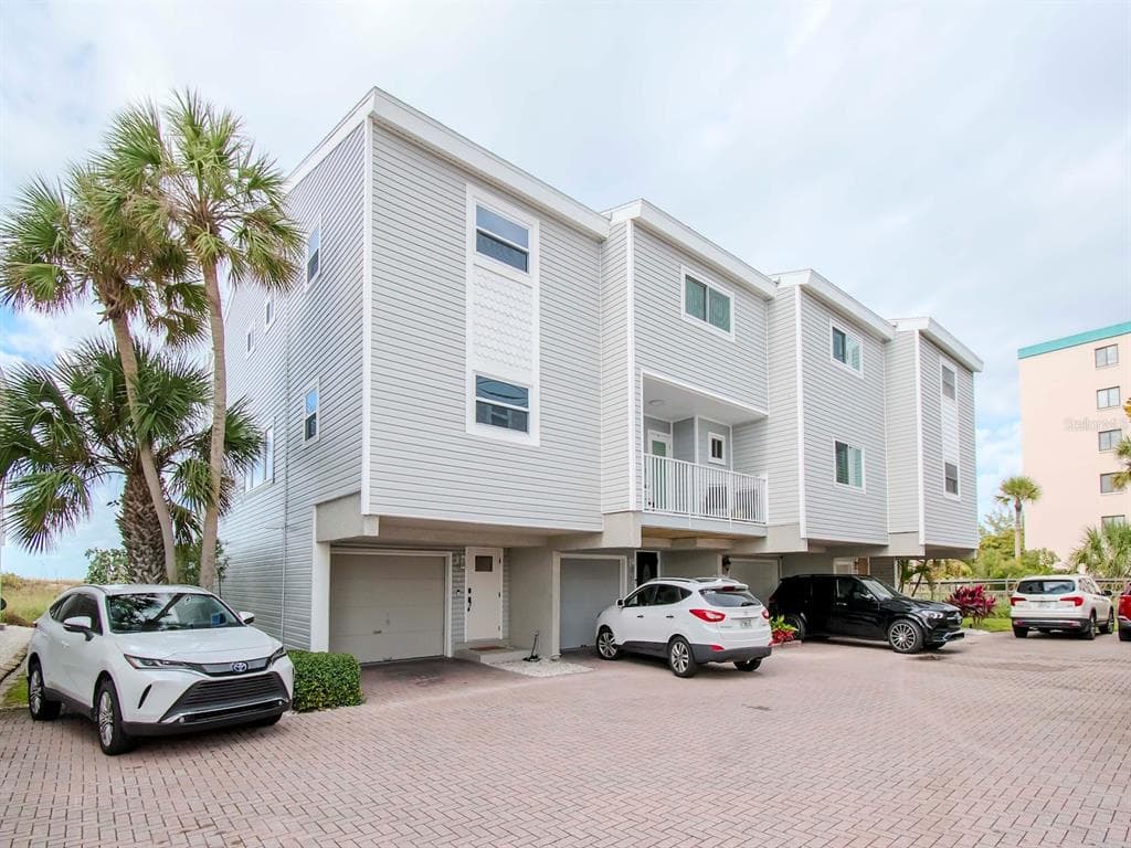 12274 1ST STREET W UNIT 4 TREASURE ISLAND, FL 33706