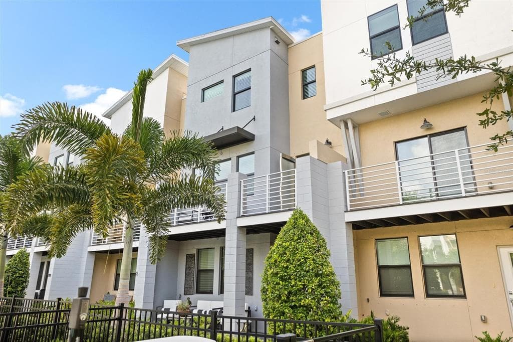 1211 25TH LANE N ST PETERSBURG, FL 33713