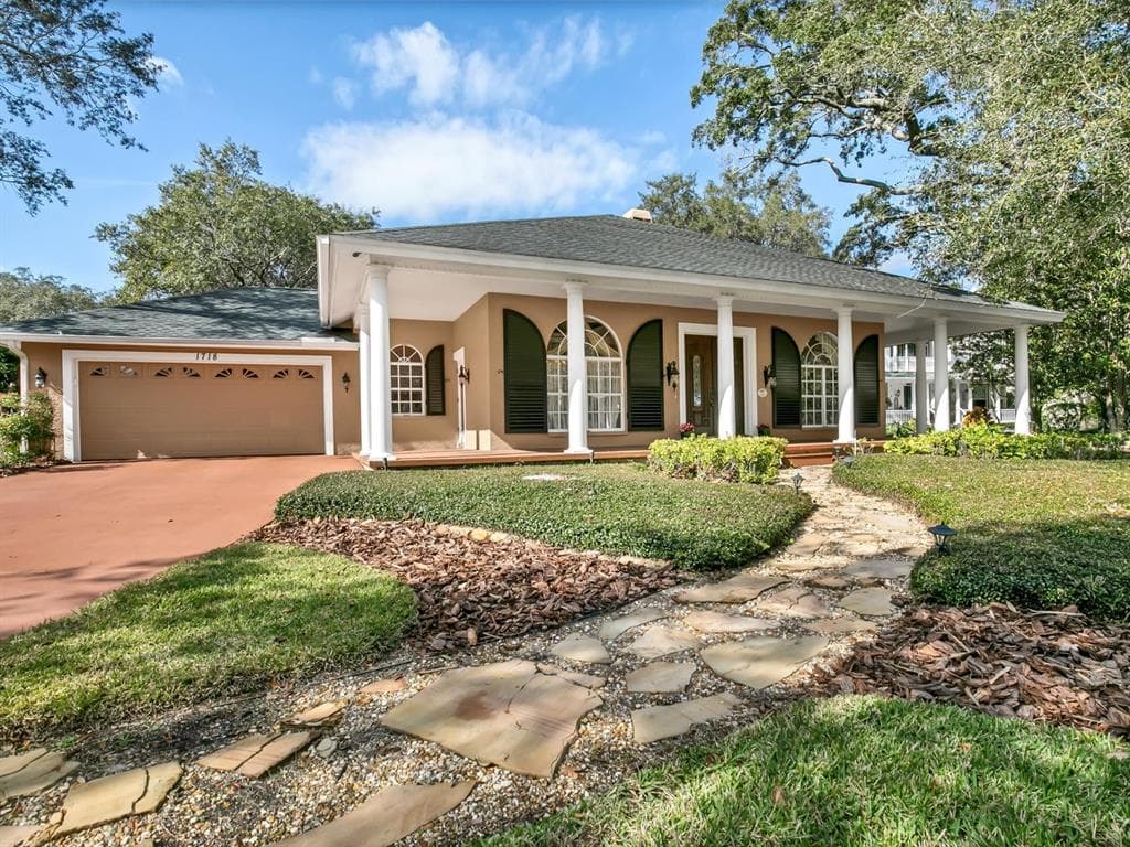 1718 SANCTUARY PLACE CRYSTAL BEACH, FL 34681