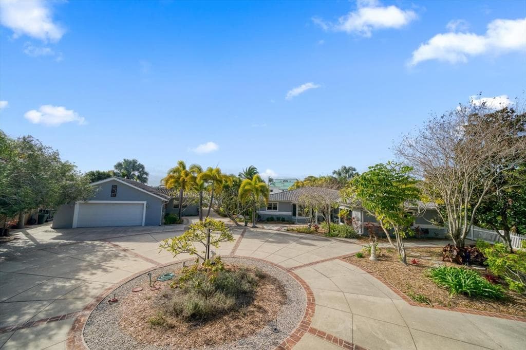 149 SHORE DRIVE