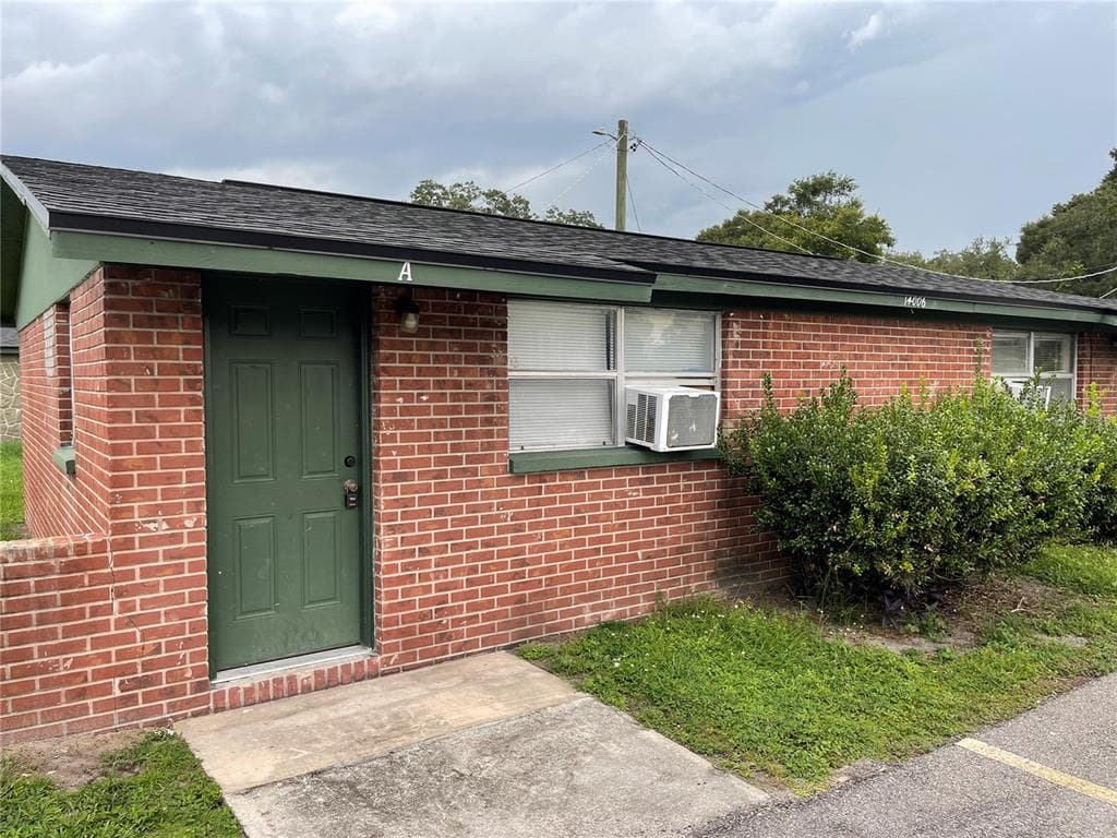 14006 SANDY COURT UNIT A TAMPA, FL 33613