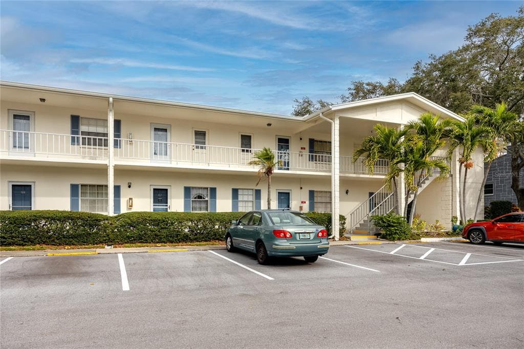 500 GLENNES LANE UNIT 107 DUNEDIN, FL 34698