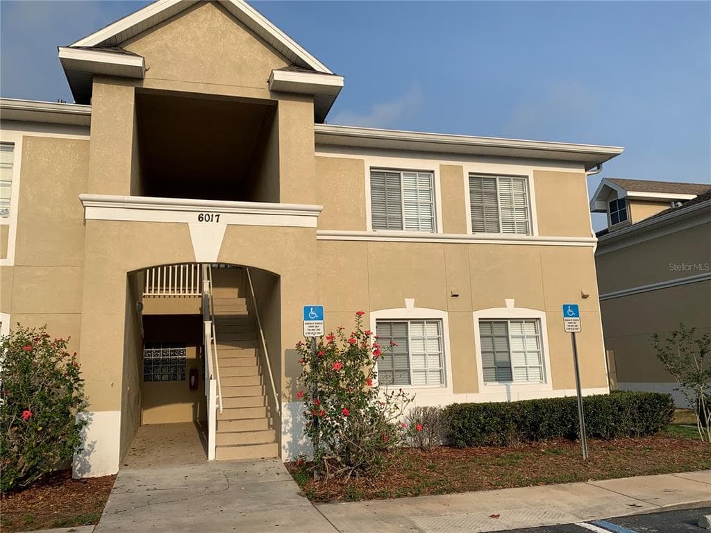 6017 PORTSDALE PLACE UNIT 202 RIVERVIEW, FL 33578