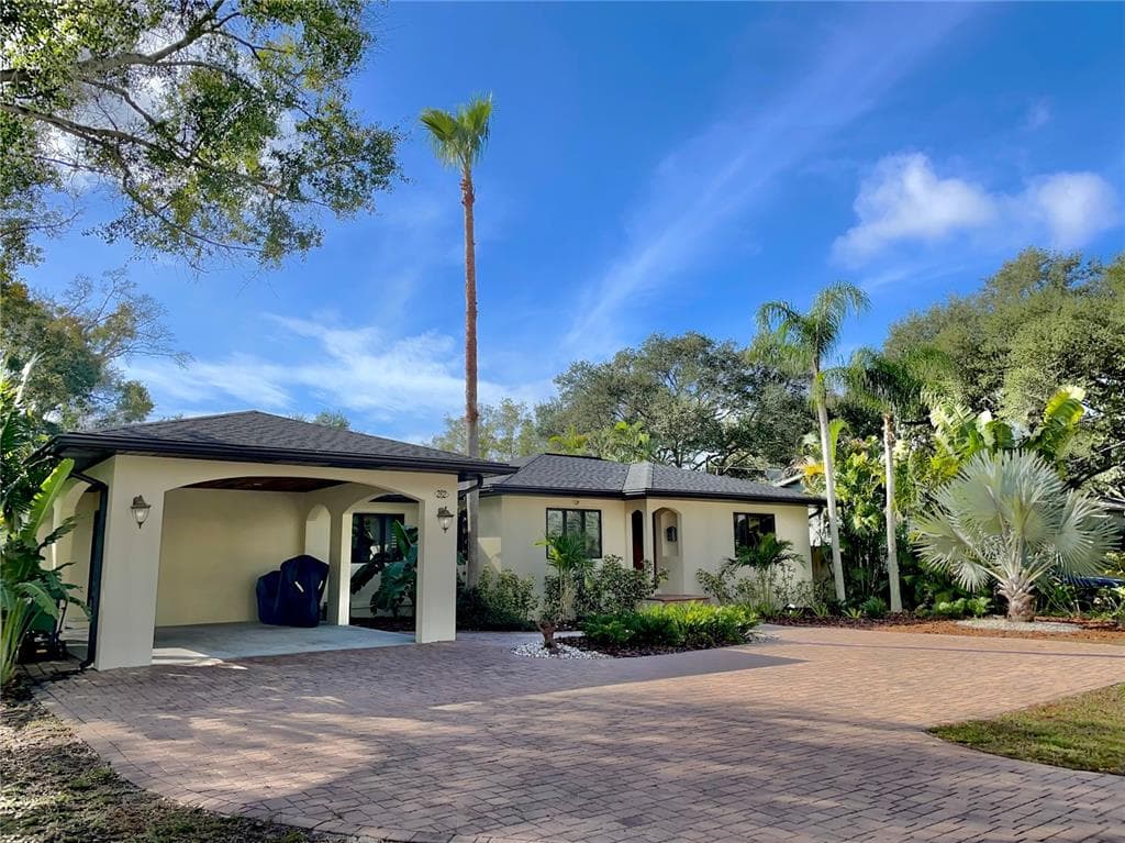 2812 SANDERS DRIVE