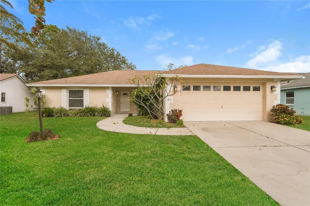 1913 TWISTING LANE WESLEY CHAPEL, FL 33543