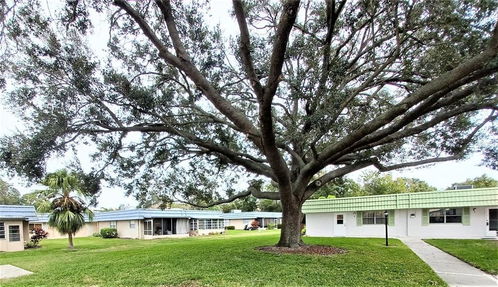 1802 BEDFORD LANE UNIT 1 SUN CITY CENTER, FL 33573