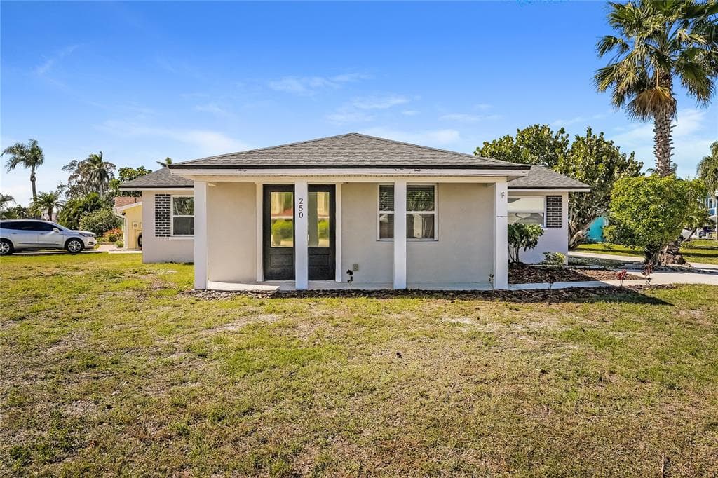 250 176TH AVENUE E REDINGTON SHORES, FL 33708