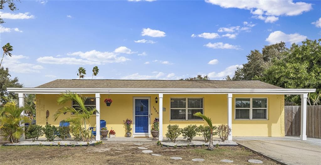 1565 CONNECTICUT AVENUE NE ST PETERSBURG, FL 33703