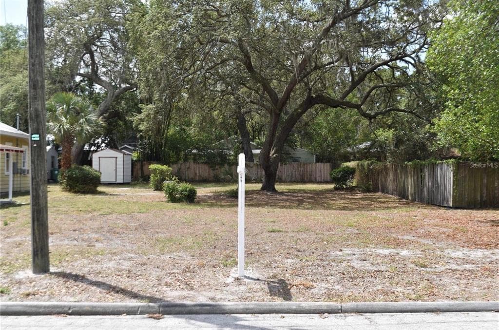 1207 E ELLICOT STREETS TAMPA, FL 33603