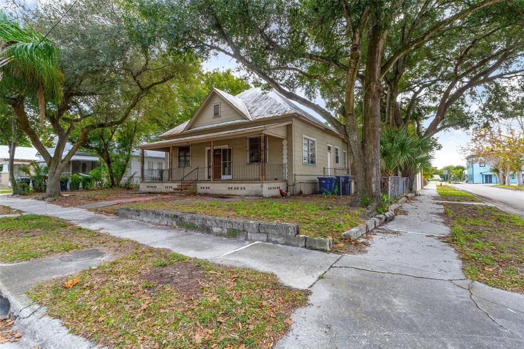 1301 E 17TH AVENUE TAMPA, FL 33605