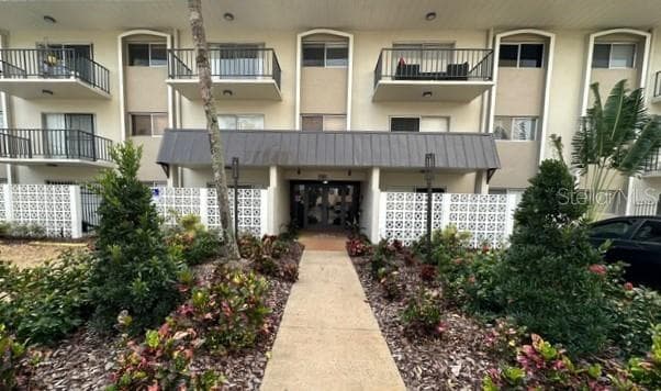 4610 W GRAY STREET UNIT 205 TAMPA, FL 33609