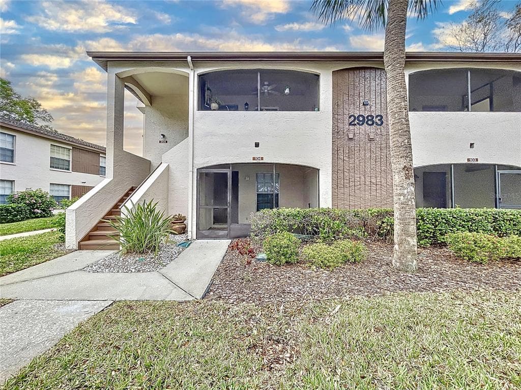 2983 BONAVENTURE CIRCLE UNIT 104 PALM HARBOR, FL 34684