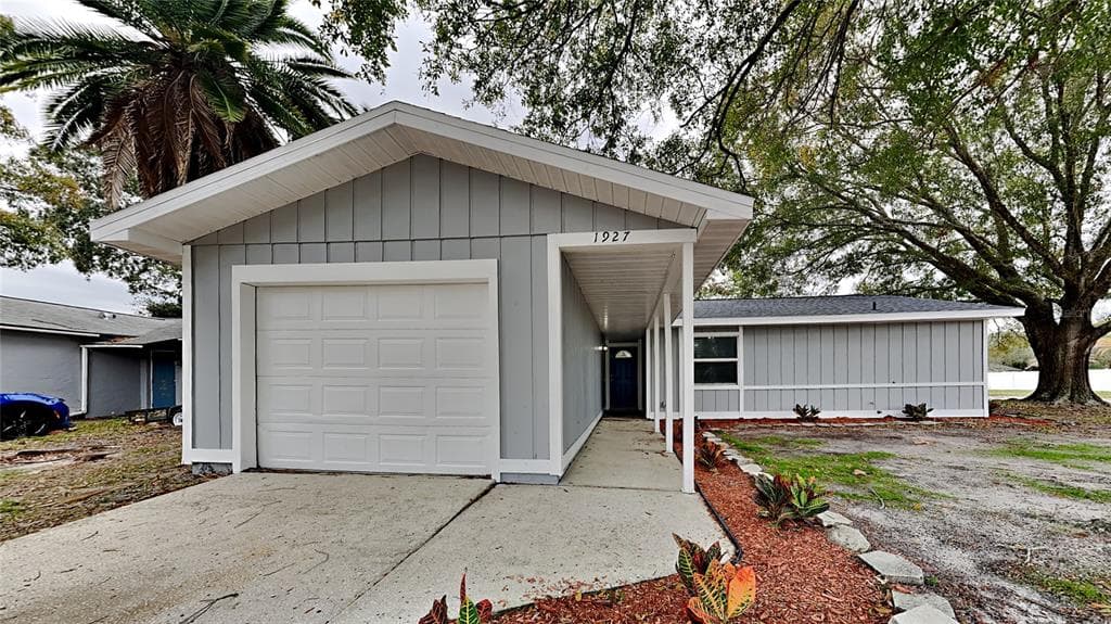 1927 PEPPERTREE DRIVE OLDSMAR, FL 34677