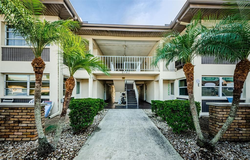 5142 TOPAZ LANE UNIT 104 NEW PORT RICHEY, FL 34652