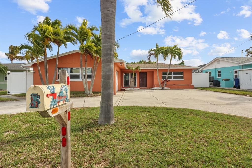 537 CRYSTAL DRIVE MADEIRA BEACH, FL 33708