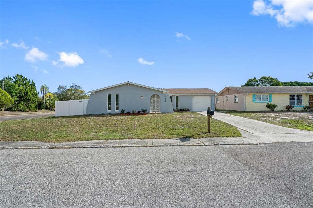 9334 STERLING LANE PORT RICHEY, FL 34668