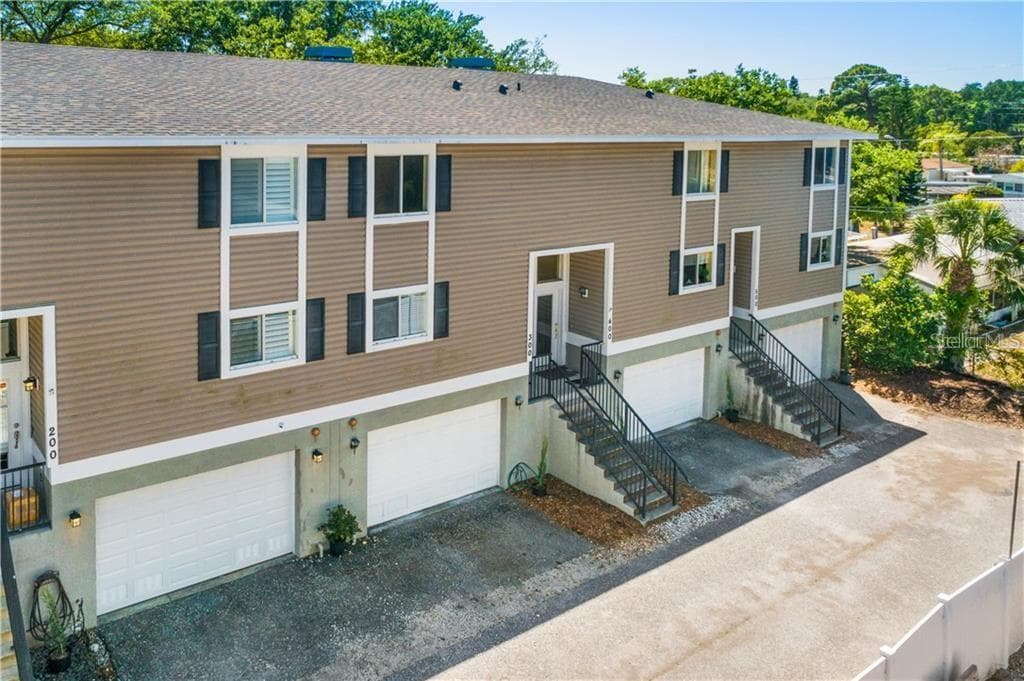 635 MICHIGAN BLVD UNIT 300 DUNEDIN, FL 34698