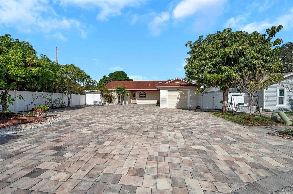 5883 DARREN COURT N CLEARWATER, FL 33760